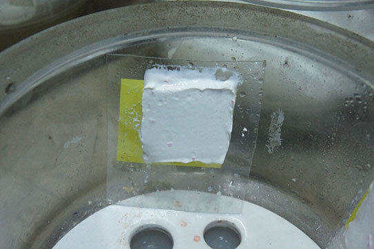 Рисунок образца герметика Стиз В на пластике без пленки